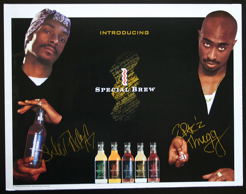 Tupac y Snoop Dogg anunciando St Ides